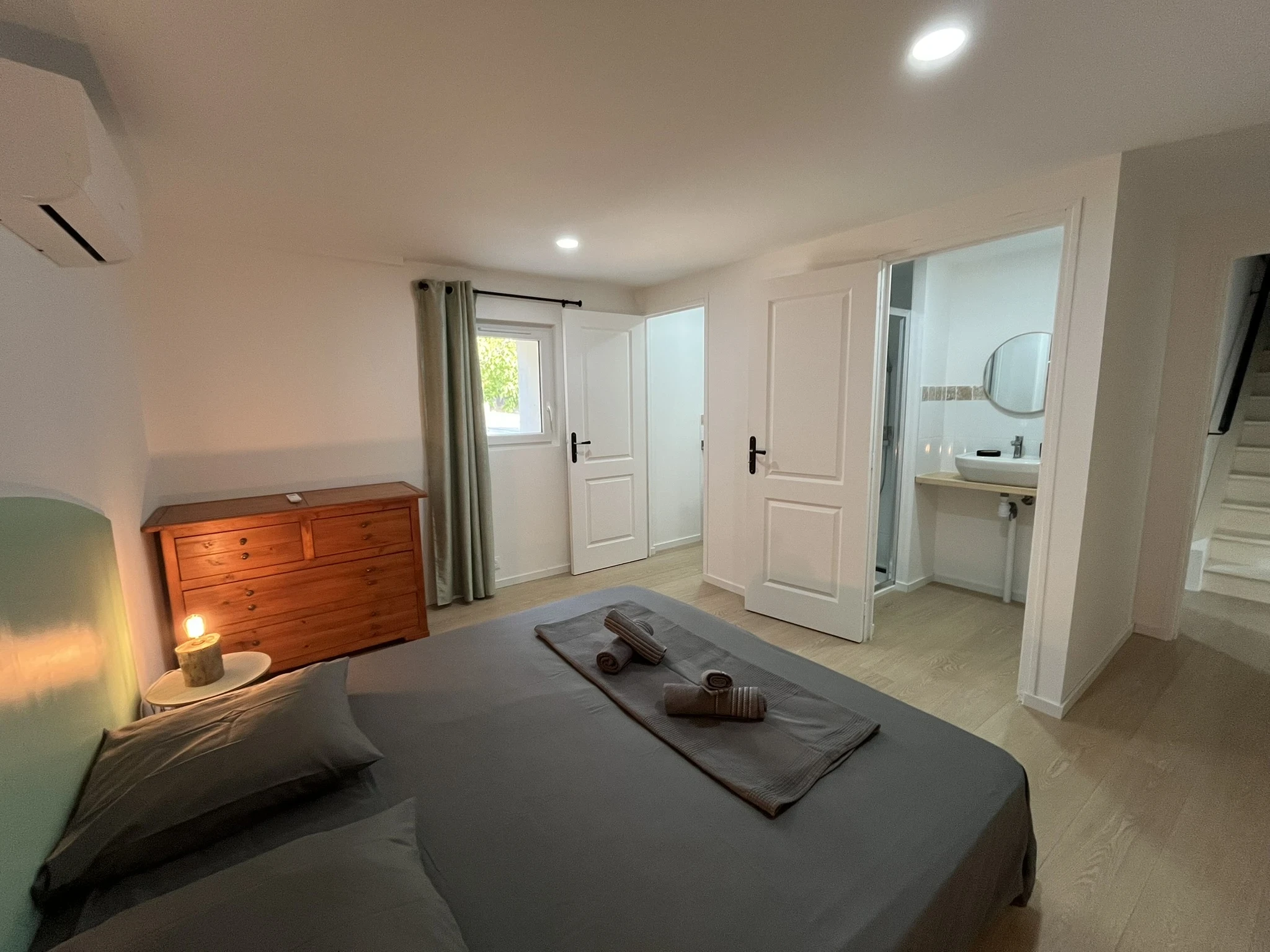 Chambre du gîte Perdrix d'Encayre
